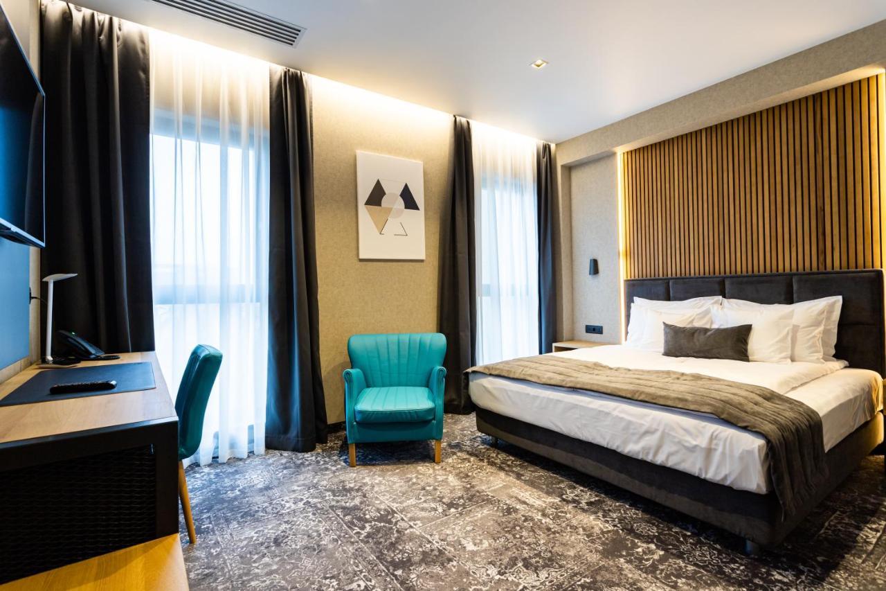 Hugo Hotel Satu Mare Buitenkant foto